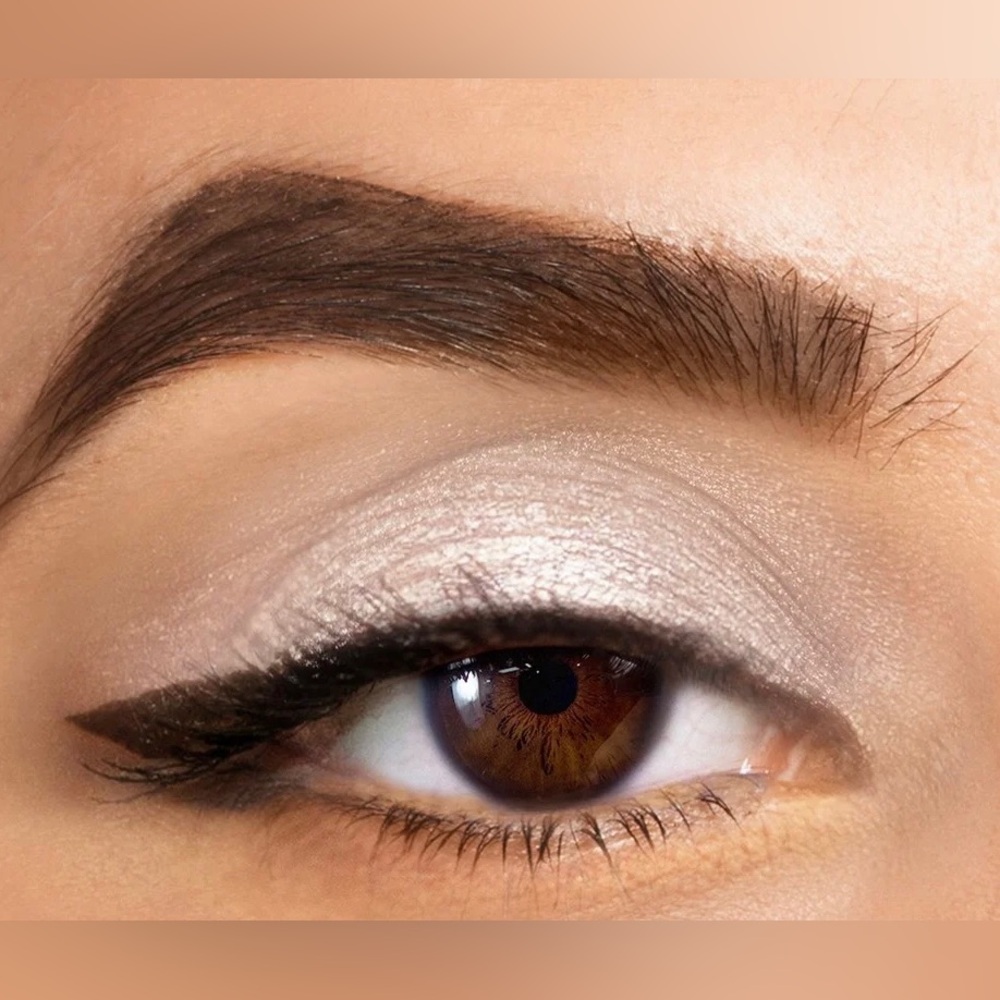 Billion Dollar Beauty Shimmer Eyeshadow Stick - Ivory - Picture 6 of 8